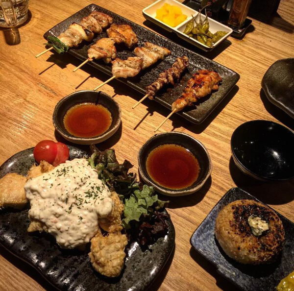 데일리푸드 골라 먹는 재미가 있는 일본식 꼬치구이 맛집