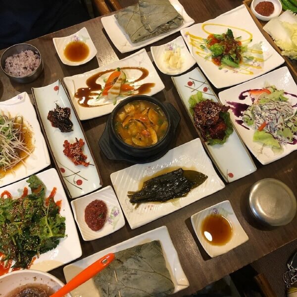 데일리푸드 전라도의 푸짐한 상차림 맛볼 수 있는 영암 맛집