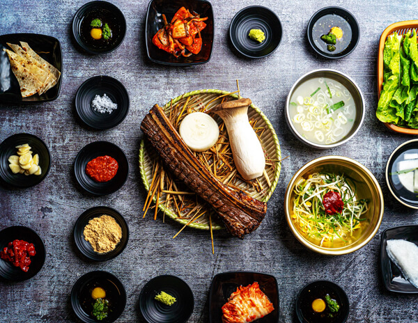 데일리푸드 맛과 양 모두 잡았다! 푸짐한 한상차림으로 유명한 여수 맛집