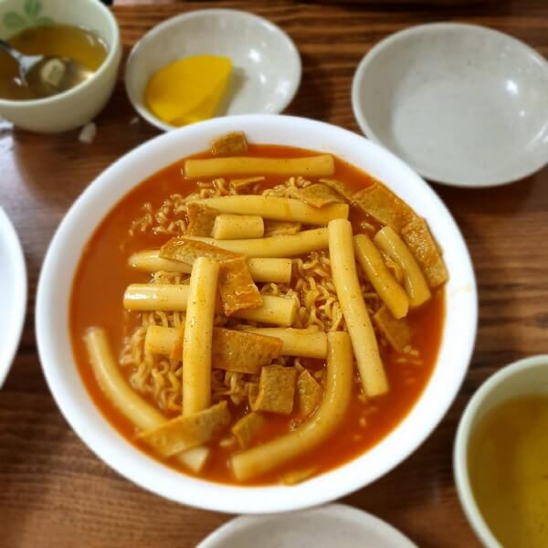 데일리푸드 매콤 달달~ 너무 맛있다고 소문난 인천 떡볶이 맛집