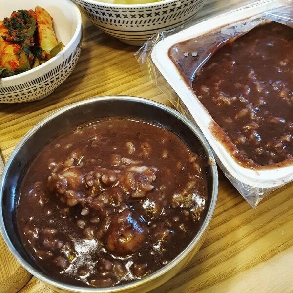 데일리푸드 한겨울 속을 뜨끈하게 만들어줄 팥죽&팥칼국수 맛집