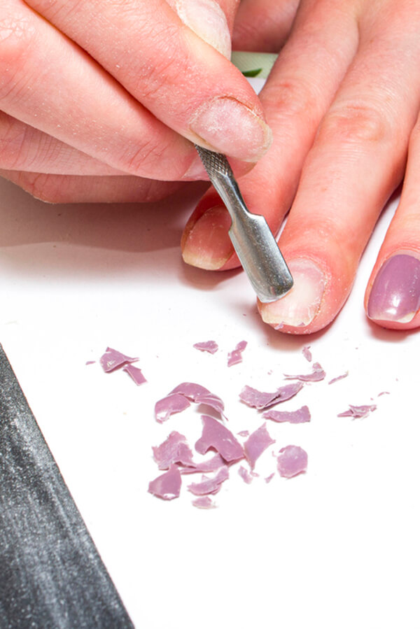 why-you-should-never-peel-off-your-gel-manicure-by-yourself