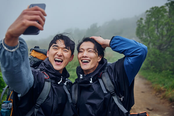 Beginner's Guide to Backpacking: 10 Essentials and Expert Tips