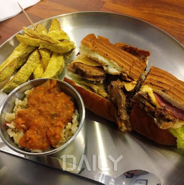 빼면 섭하지~ 캠퍼스 앞 명물음식 푸드 푸드,맛집,대학가맛집,대학가맛집추천,캠퍼스,캠퍼스명물음식,대학가맛집추천 감동적인 명물김밥과 왕라볶이
