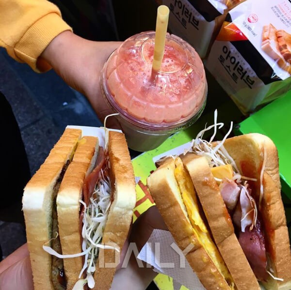 빼면 섭하지~ 캠퍼스 앞 명물음식 푸드 푸드,맛집,대학가맛집,대학가맛집추천,캠퍼스,캠퍼스명물음식,대학가맛집추천 감동적인 명물김밥과 왕라볶이