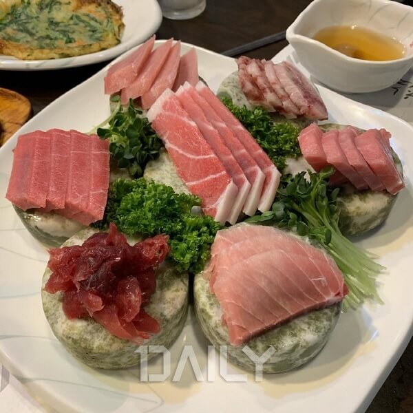 데일리 - 김에 싸먹으면 입에 사르르 녹는다, 서울 참치 맛집 푸드 참치맛집,참치,맛집,참치맛집추천,서울참치맛집,서울참치맛집추천,참치그라... 
