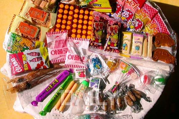 데일리 - 응답하라 어린 시절! 맛의 신세계 추억의 불량 식품들 푸드 푸드,불량식품,문방구,간식,과자,사탕,껌,젤리