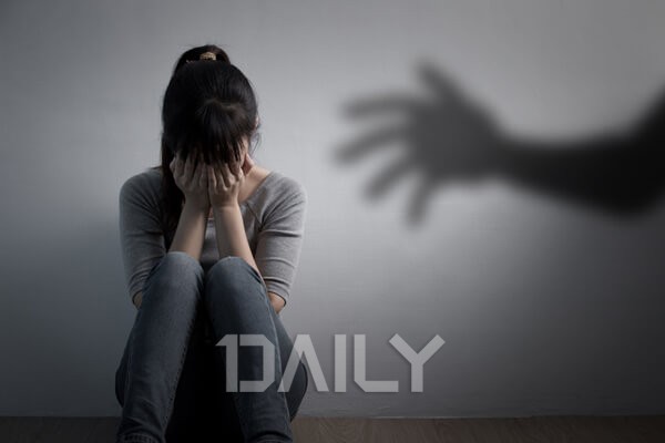 데일리 - 먼지 하나 못보고, 자꾸 뭘 사야 할 것 같다면? 강박증 종류와 치료법 건강 강박증,강박증종류,강박증예방법,강박증증상 ...