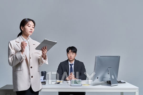데일리 - 직장인 10명 중 5명이 회사에서 하는 OOO 퇴사 취업&직장 조용한퇴사,요란한퇴사,퇴사,퇴사결심,퇴사원인,퇴사방법 ...