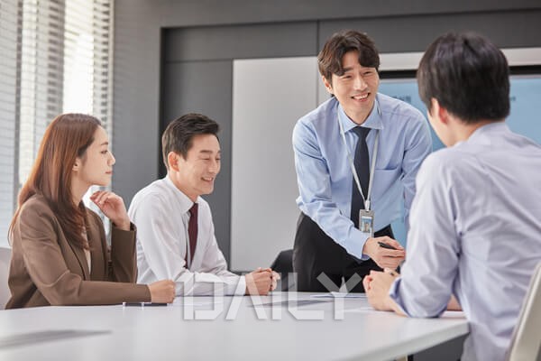 데일리 - 직장인 10명 중 5명이 회사에서 하는 OOO 퇴사 취업&직장 조용한퇴사,요란한퇴사,퇴사,퇴사결심,퇴사원인,퇴사방법 ...